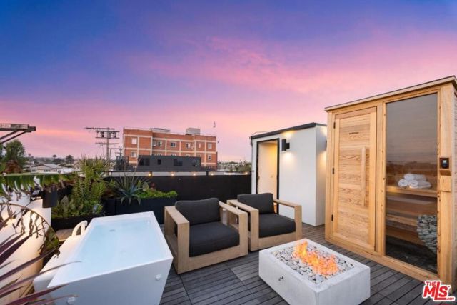 17 N Venice Boulevard, Venice (los Angeles), CA 90291