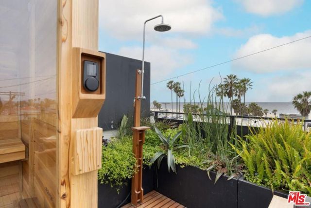 17 N Venice Boulevard, Venice (los Angeles), CA 90291