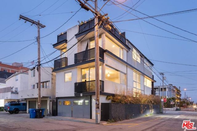 17 N Venice Boulevard, Venice (los Angeles), CA 90291