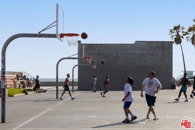 17 N Venice Boulevard, Venice (los Angeles), CA 90291