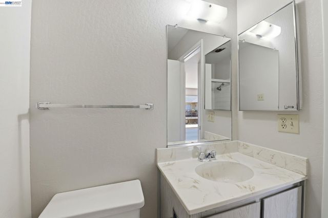 14615 Doolittle Dr, San Leandro, CA 94577