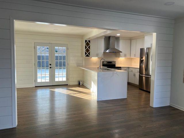 156 Dreville Dr, La Vergne, TN 37086