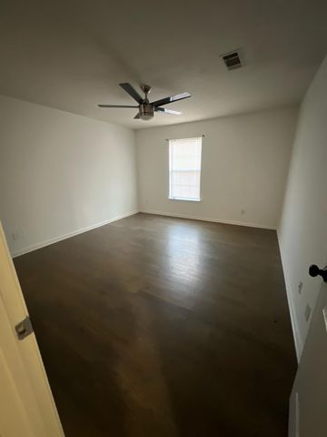 156 Dreville Dr, La Vergne, TN 37086