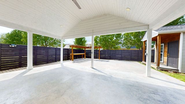 156 Dreville Dr, La Vergne, TN 37086