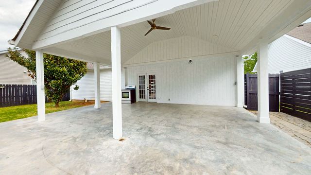 156 Dreville Dr, La Vergne, TN 37086