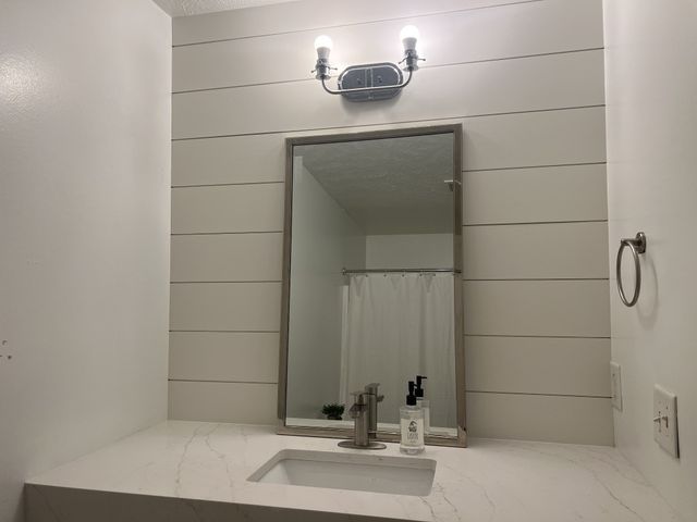 156 Dreville Dr, La Vergne, TN 37086