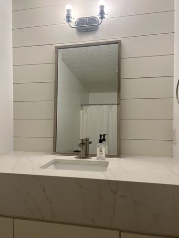 156 Dreville Dr, La Vergne, TN 37086