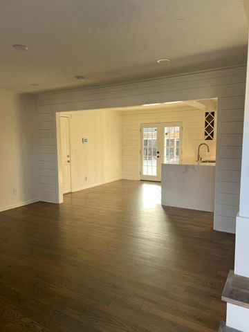 156 Dreville Dr, La Vergne, TN 37086