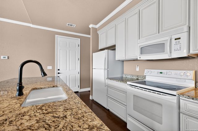 628 Cloud Top, Canyon Lake, TX 78133