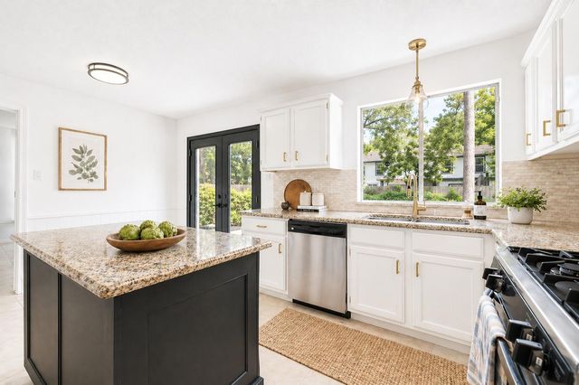 43 E Lance Leaf Road, The Woodlands, TX 77381