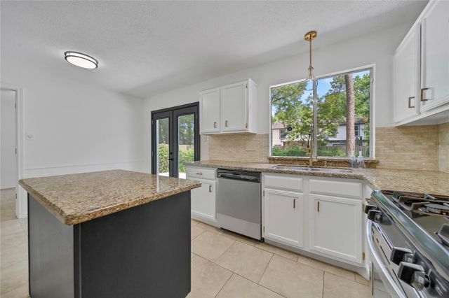 43 E Lance Leaf Road, The Woodlands, TX 77381