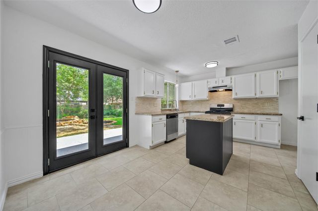 43 E Lance Leaf Road, The Woodlands, TX 77381