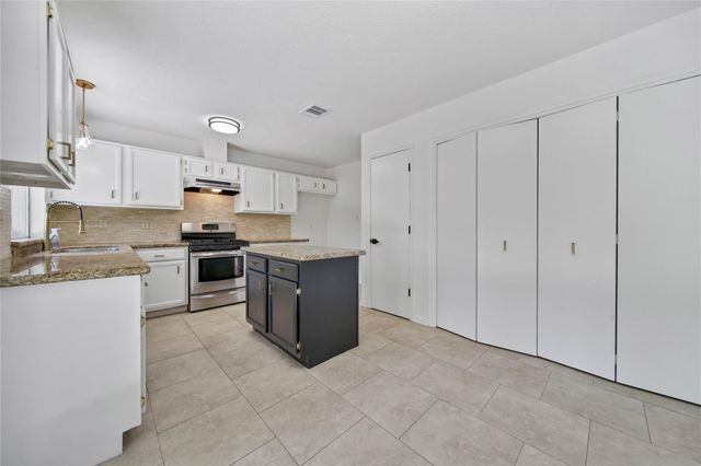 43 E Lance Leaf Road, The Woodlands, TX 77381
