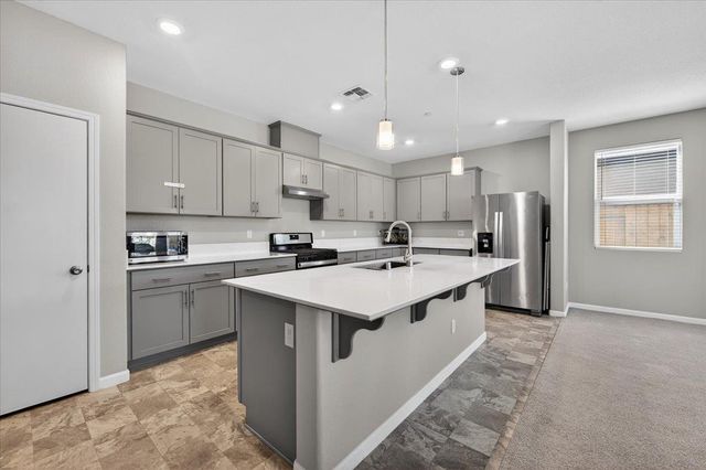 1442 Encantada Avenue, Madera, CA 93637