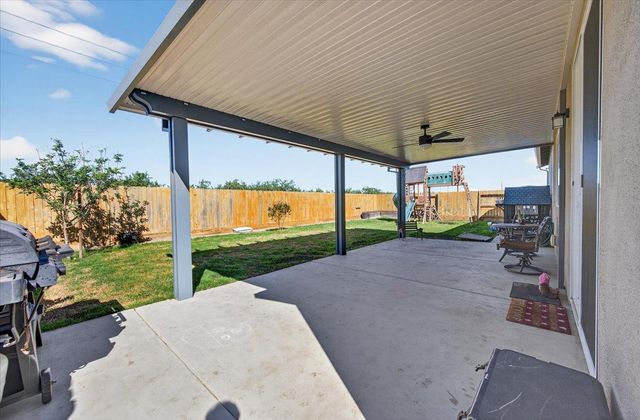 1442 Encantada Avenue, Madera, CA 93637