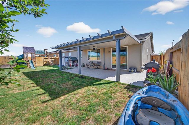 1442 Encantada Avenue, Madera, CA 93637