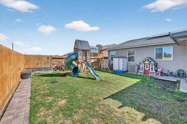 1442 Encantada Avenue, Madera, CA 93637