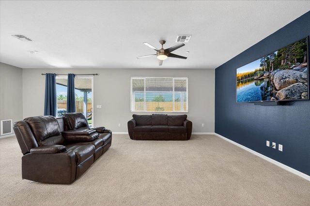 1442 Encantada Avenue, Madera, CA 93637