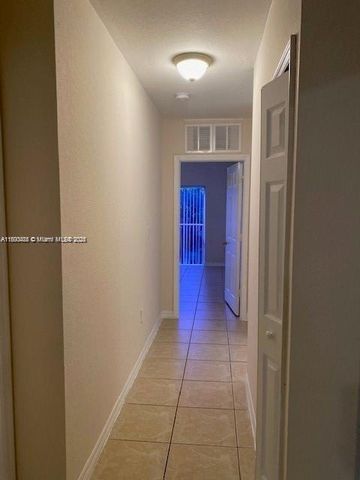 646 SW 7th Ter, Florida City, FL 33034