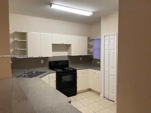 646 SW 7th Ter, Florida City, FL 33034