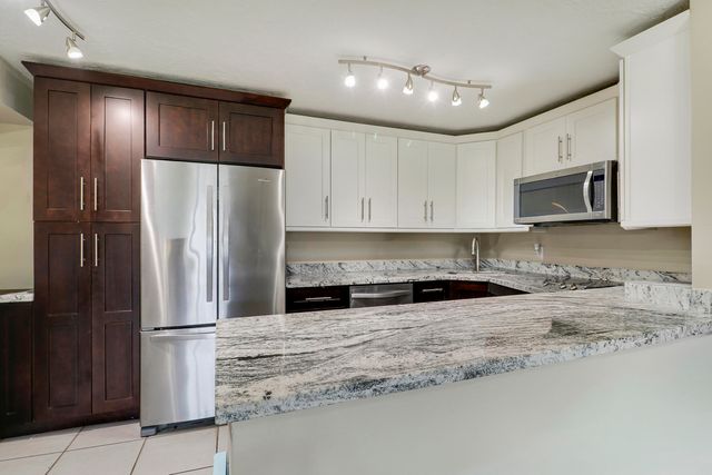 1013 Green Pine Boulevard C2, West Palm Beach, FL 33409