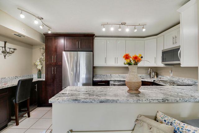 1013 Green Pine Boulevard C2, West Palm Beach, FL 33409