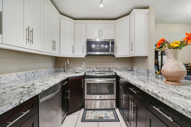 1013 Green Pine Boulevard C2, West Palm Beach, FL 33409