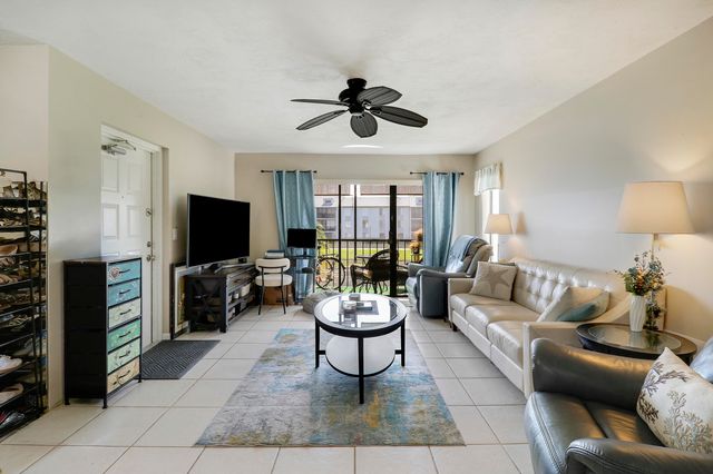 1013 Green Pine Boulevard C2, West Palm Beach, FL 33409