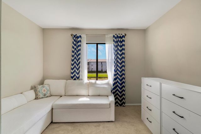1013 Green Pine Boulevard C2, West Palm Beach, FL 33409