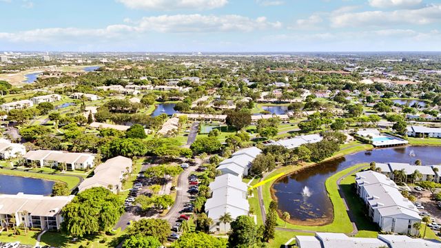 1013 Green Pine Boulevard C2, West Palm Beach, FL 33409