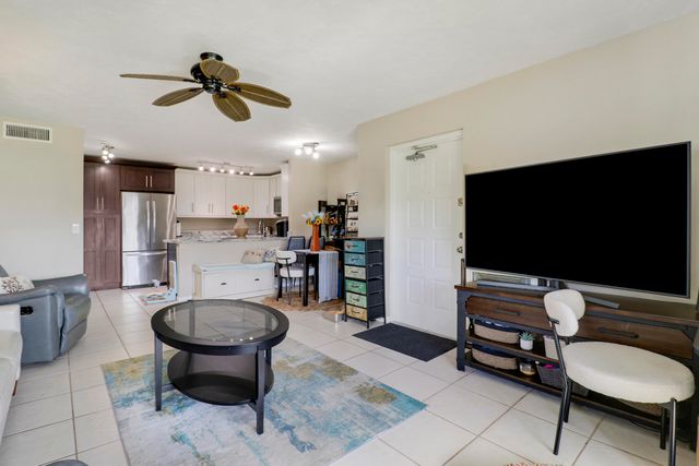 1013 Green Pine Boulevard C2, West Palm Beach, FL 33409
