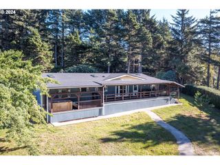18828 MONTBRETIA Ln, Brookings, OR 97415