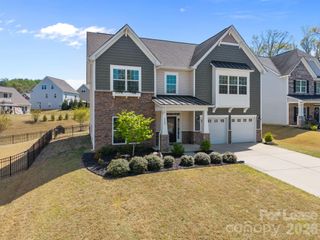1982 Smokey Quartz Road, Davidson, NC 28036