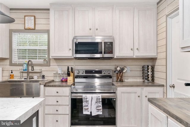 29373 WESTWARD LN, Doswell, VA 23047