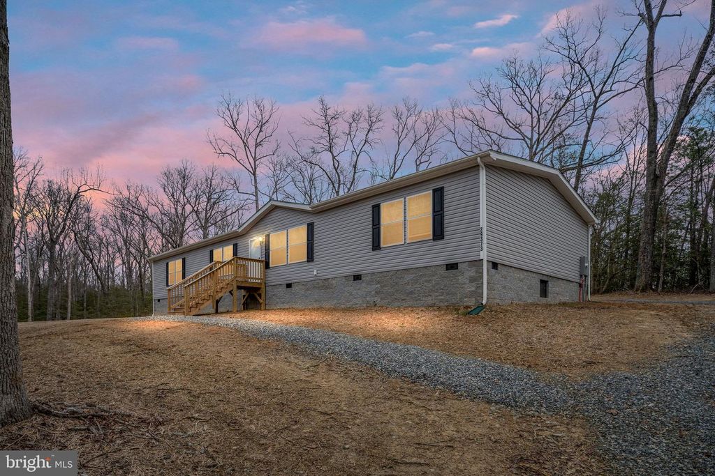 29373 WESTWARD LN, Doswell, VA 23047