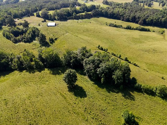 1074 McGee Rd, Decaturville, TN 38329