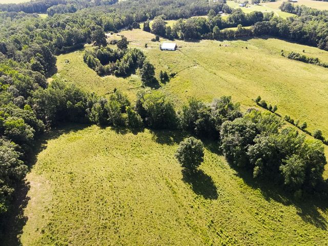 1074 McGee Rd, Decaturville, TN 38329
