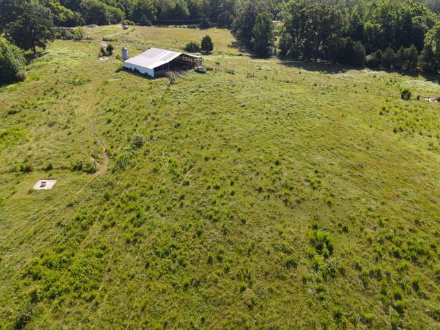 1074 McGee Rd, Decaturville, TN 38329