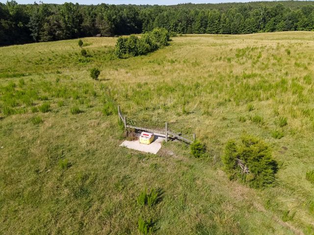 1074 McGee Rd, Decaturville, TN 38329