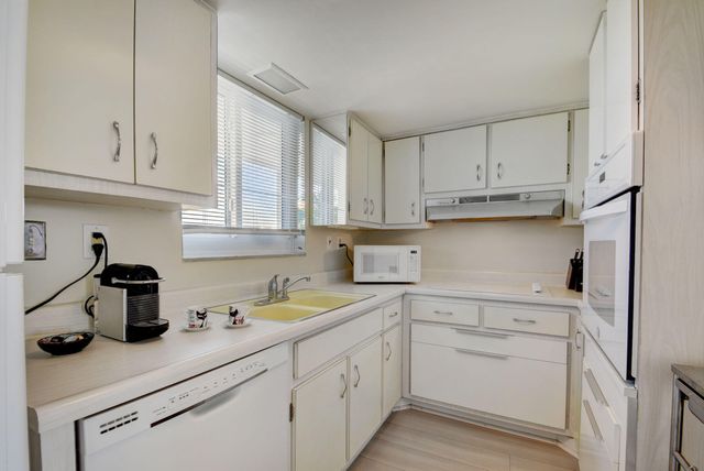 2505 S Ocean Boulevard 403, Palm Beach, FL 33480