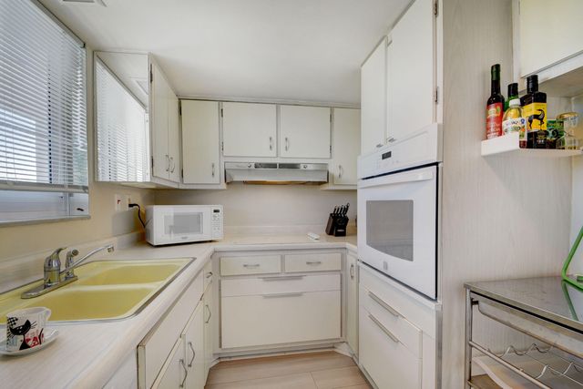 2505 S Ocean Boulevard 403, Palm Beach, FL 33480