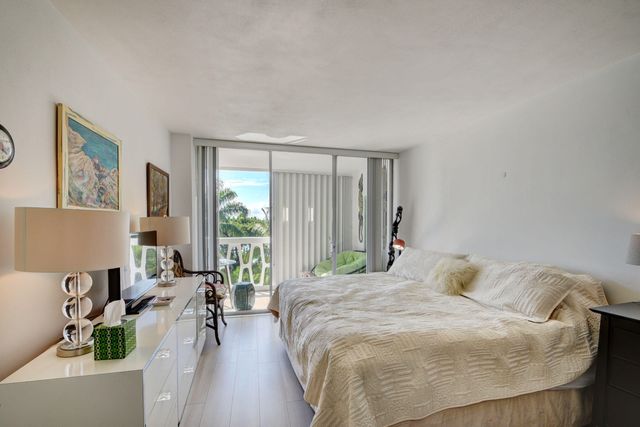 2505 S Ocean Boulevard 403, Palm Beach, FL 33480