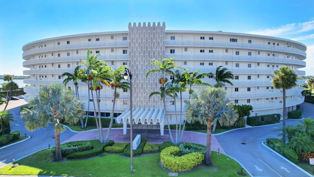2505 S Ocean Boulevard 403, Palm Beach, FL 33480