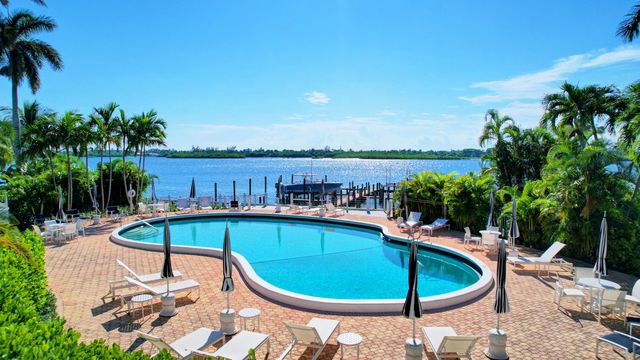 2505 S Ocean Boulevard 403, Palm Beach, FL 33480