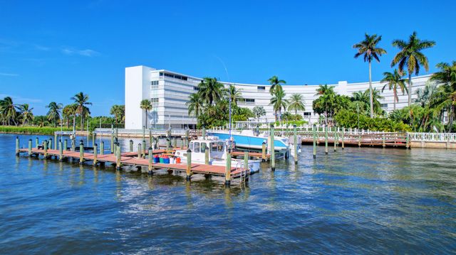 2505 S Ocean Boulevard 403, Palm Beach, FL 33480