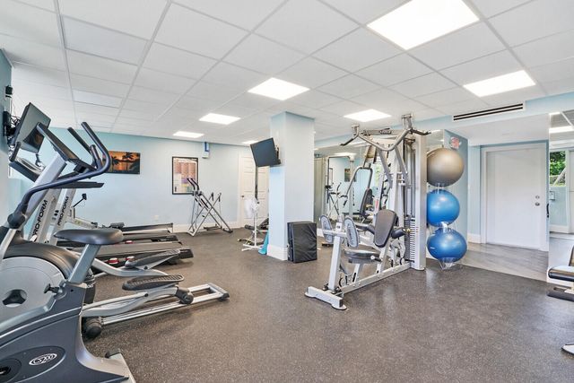 2505 S Ocean Boulevard 403, Palm Beach, FL 33480