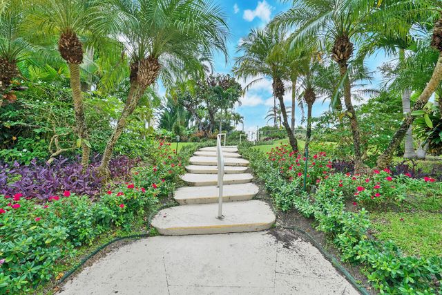 2505 S Ocean Boulevard 403, Palm Beach, FL 33480
