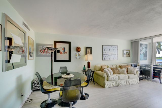 2505 S Ocean Boulevard 403, Palm Beach, FL 33480