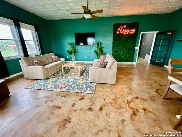 1380 Railroad St, Maxwell, TX 78656