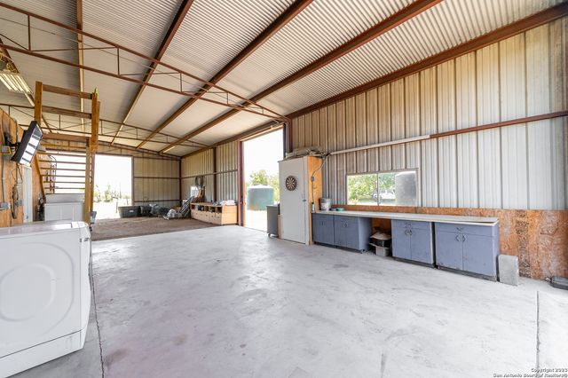 1380 Railroad St, Maxwell, TX 78656